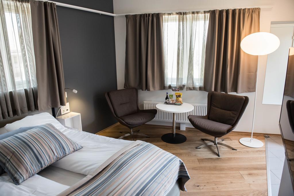 Dolmsundet Hotell Hitra Melandsjoen Экстерьер фото